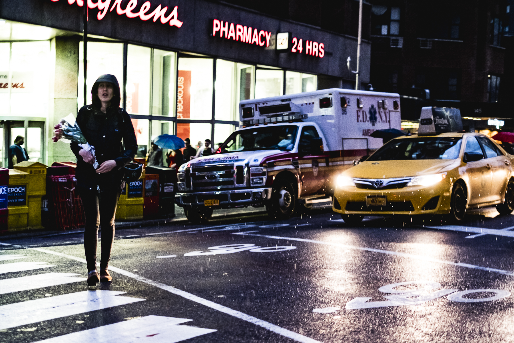 Streetphotography New York / Zaragoza Walkers