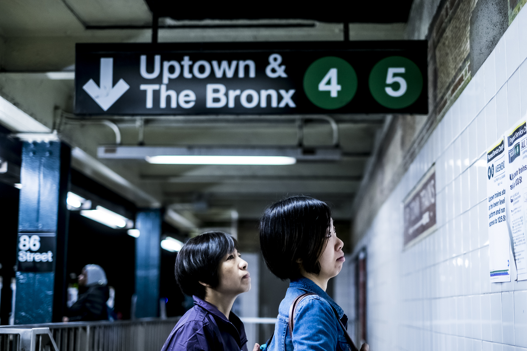 Metro Streetphotography New York / Zaragoza Walkers
